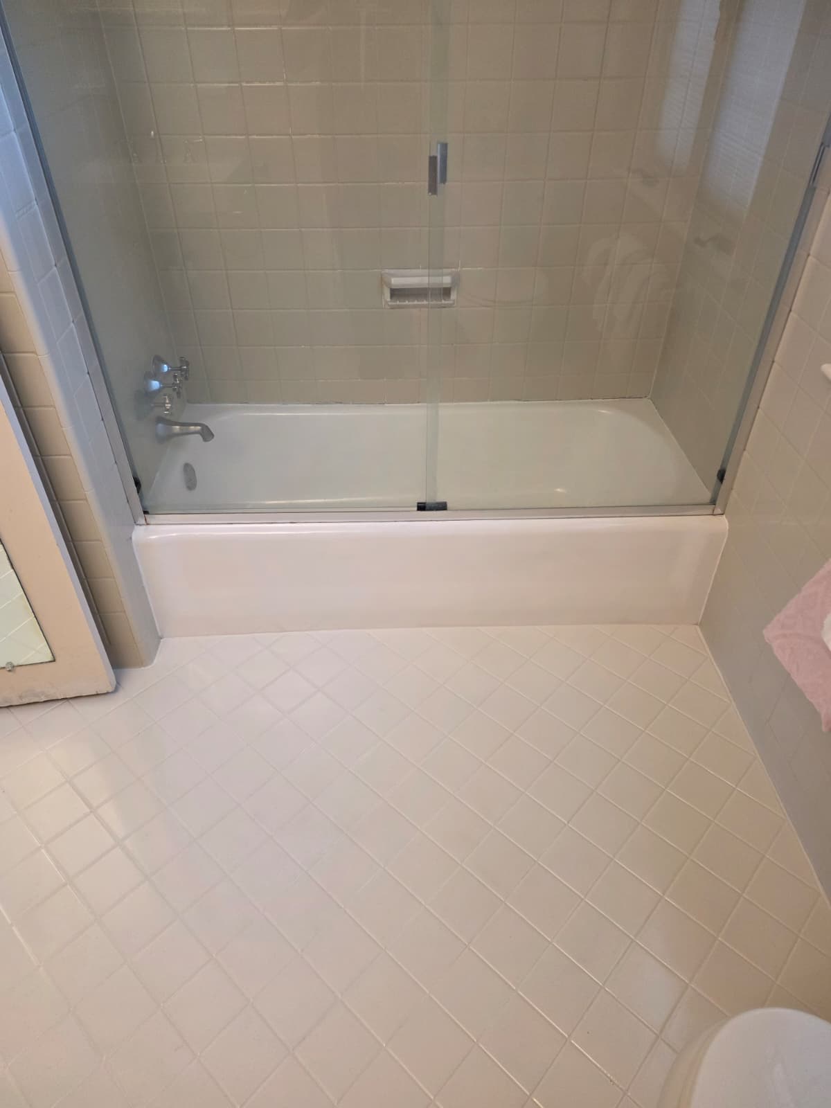 Bath Tub Refinishing - After